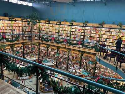 Cafebrería El Péndulo Roma.