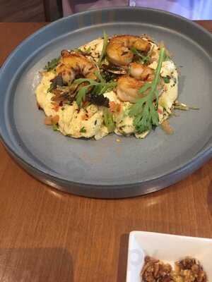 Margaret Chic Kitchen