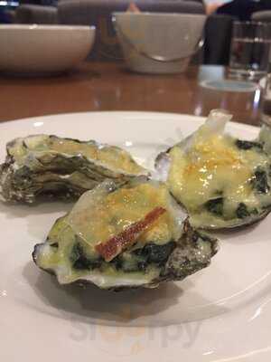 Margaret Chic Kitchen