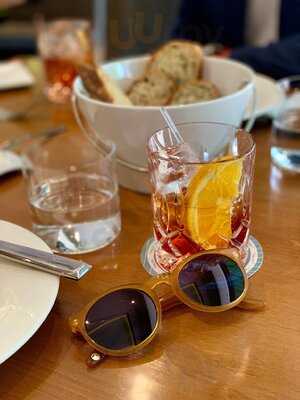 Margaret Chic Kitchen