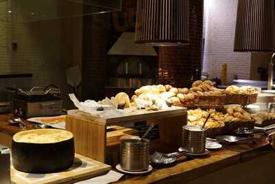 Madera Restaurante & Bar