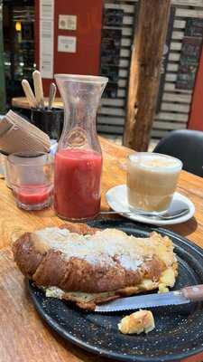 Alverre Café & Bistró