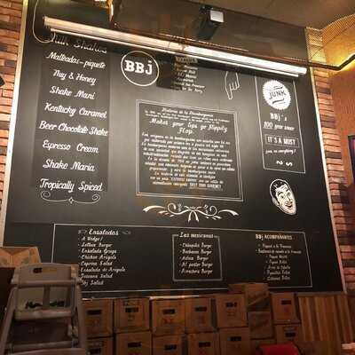 Burger Bar Joint Patio Universidad