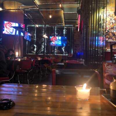 Burger Bar Joint Patio Universidad