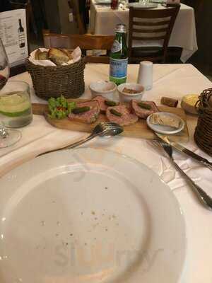 La Trattoria / Le Bistro