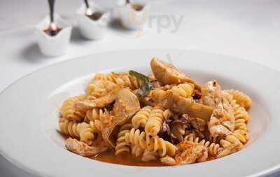 La Trattoria / Le Bistro