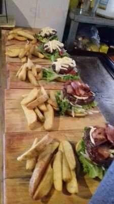 Mala Pata Parrilla Y Cerveza