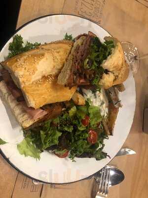 Central Onceveintitres