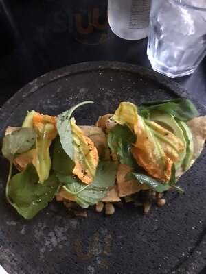 Expendio Del Maiz Sin Nombre