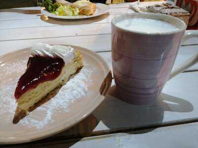 Down The Rabbit Hole. Cafetería & Crepería