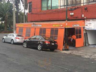 Hot Dogs El Moustron