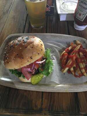 Wanted Burger's Ribs & Beer