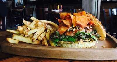 Wanted Burger's Ribs & Beer