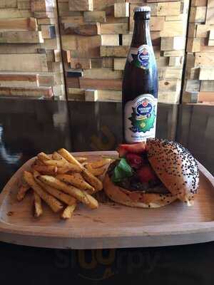 Wanted Burger's Ribs & Beer