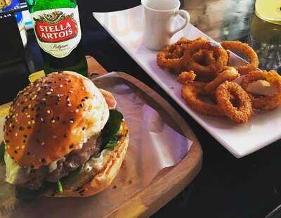 Wanted Burger's Ribs & Beer