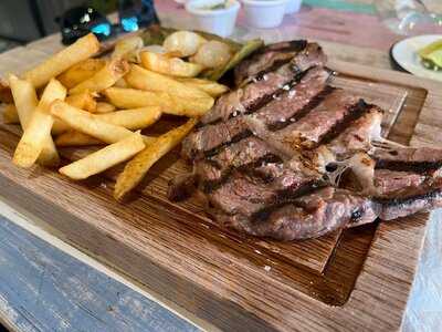 Tres Cuartos Carniceria Y Parrilla De Barrio