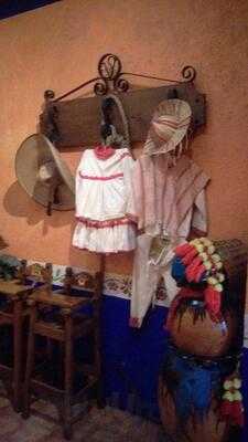 El Meson De Villa Serrano