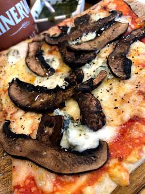 Luca Don Bardo Pizza