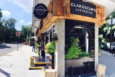 Claroscuro Gastropub