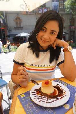 Salón Corona Génova