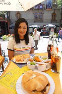 Salón Corona Génova