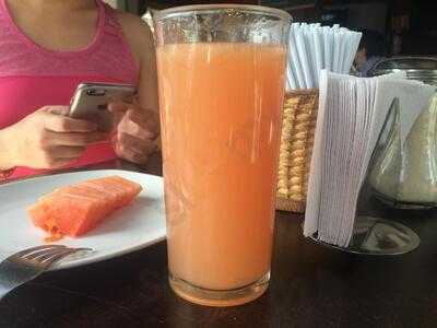 Piel Morena, Cafeteria De Barrio