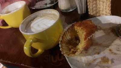 Piel Morena, Cafeteria De Barrio