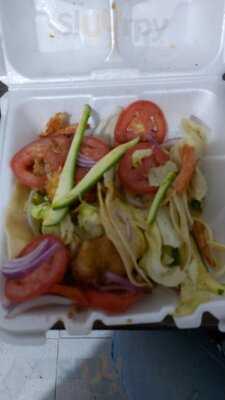 La Palapa Del Pacífico Y El Paisa