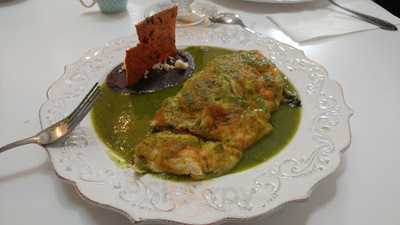 Las Mamazotas Kitchen