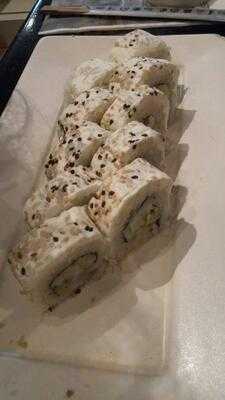 Sushi Roll Plaza Inn