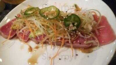 Sushi Roll Plaza Inn