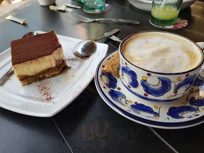 Olive Garden Patio Universidad