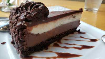 Olive Garden Patio Universidad