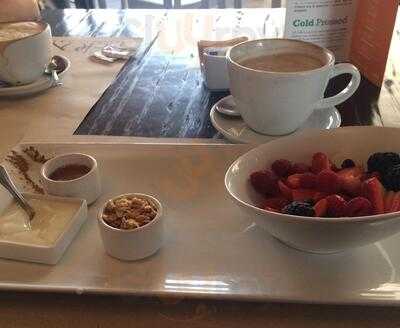 Debbie & Peponne Pedregal