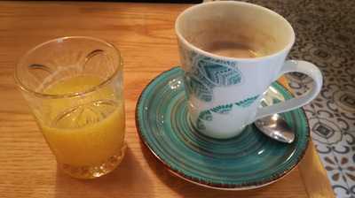 Los Amantes, Cafe & Bistro