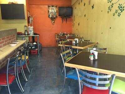 Abel: Carnitas Y Comida Corrida