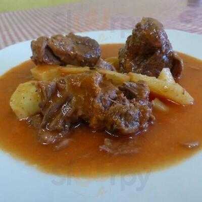 Abel: Carnitas Y Comida Corrida