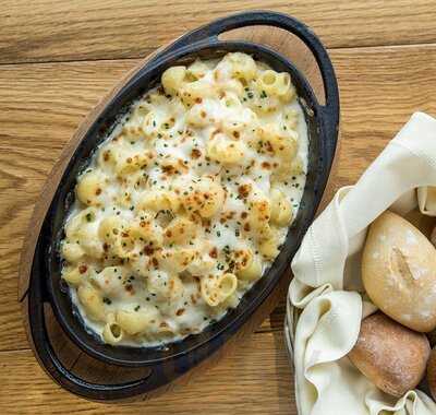 Cranker Sports Bar Santa Fe