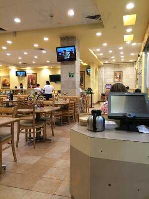 El Portón Restaurante --- Plaza Galerias