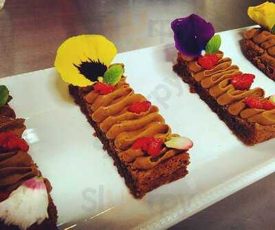 Saint-pétit Café Et Patisserie