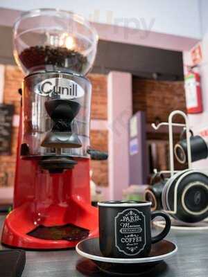 Saint-pétit Café Et Patisserie