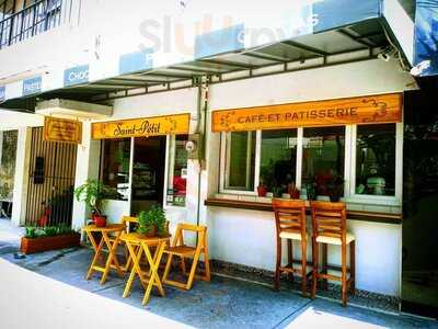 Saint-pétit Café Et Patisserie