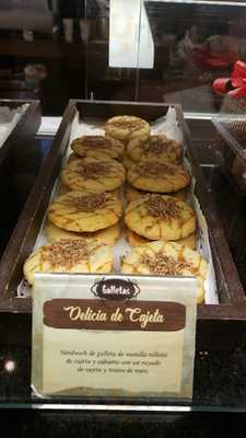 Gino´s Pasticceria Fuentes De Satélite