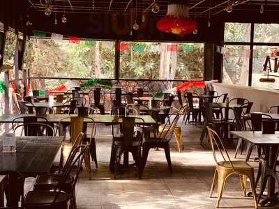 Dalluna Restaurante & Sports Bar