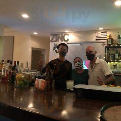Zinc Comfort Food & Bar