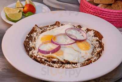 Huevos Motuleños Y Más Chichí Suárez