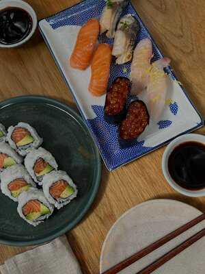 Yoru Handroll And Sushi Bar