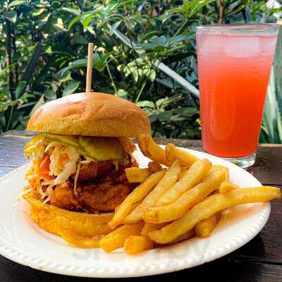 Hot Mamma's Kitchen & Hot Chicken