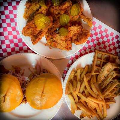 Hot Mamma's Kitchen & Hot Chicken