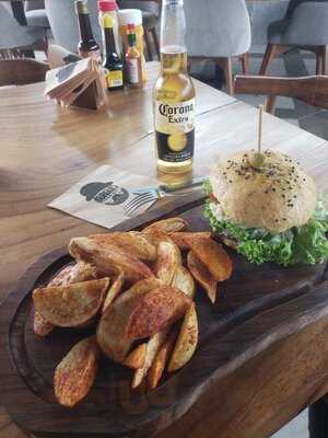 Burgués Urban Grill